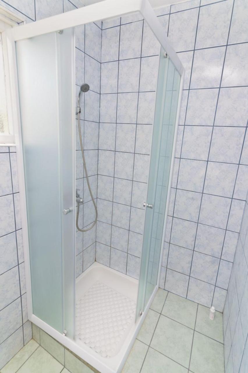 Apartments Ive - With Sea View Tisno Bagian luar foto