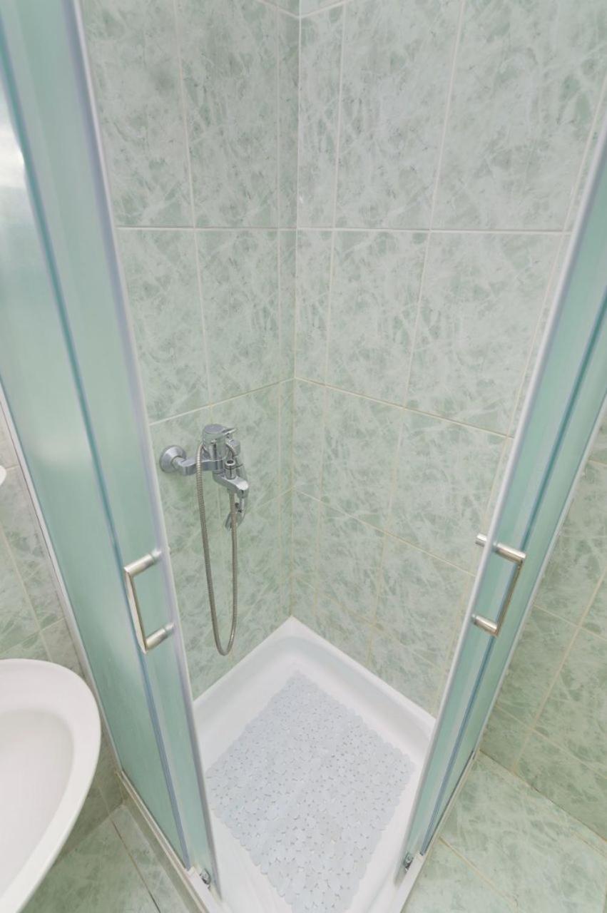 Apartments Ive - With Sea View Tisno Bagian luar foto