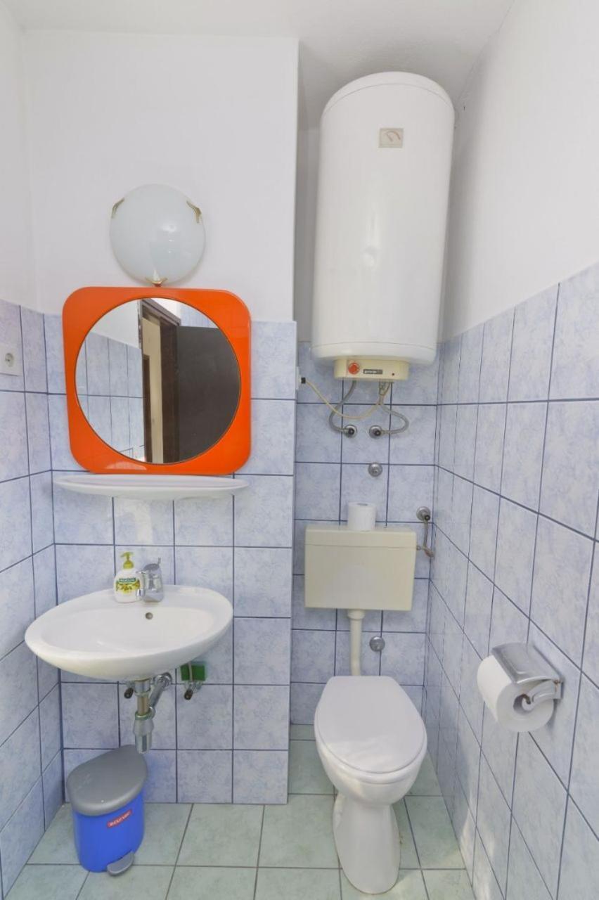Apartments Ive - With Sea View Tisno Bagian luar foto