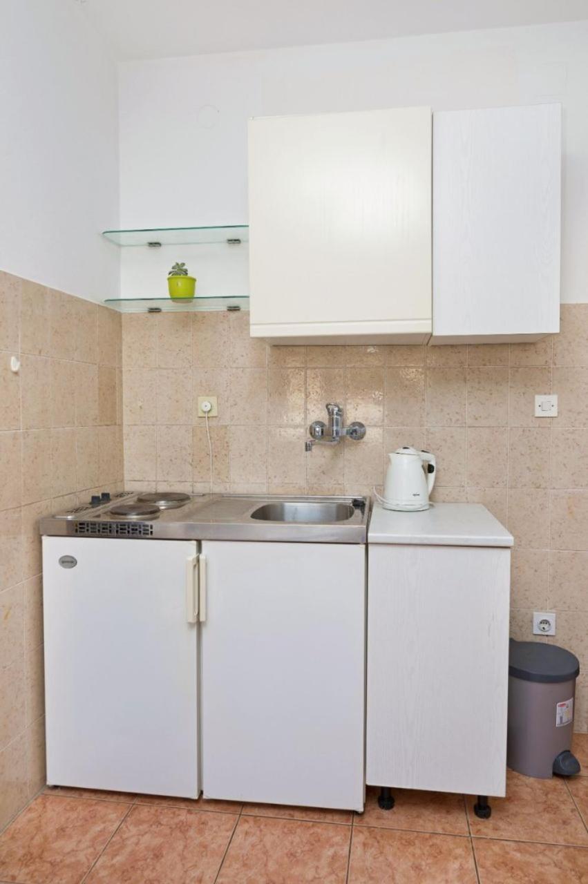 Apartments Ive - With Sea View Tisno Bagian luar foto
